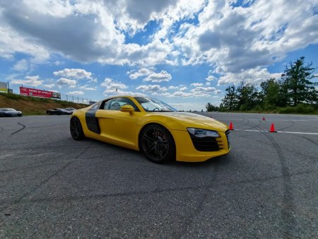 Audi R8 na okruhu